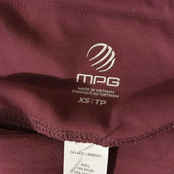 Women's MPG Life in Motion Eventide High Waisted Capri Leggings‎ XS Fig NWT - Picture 6 of 7